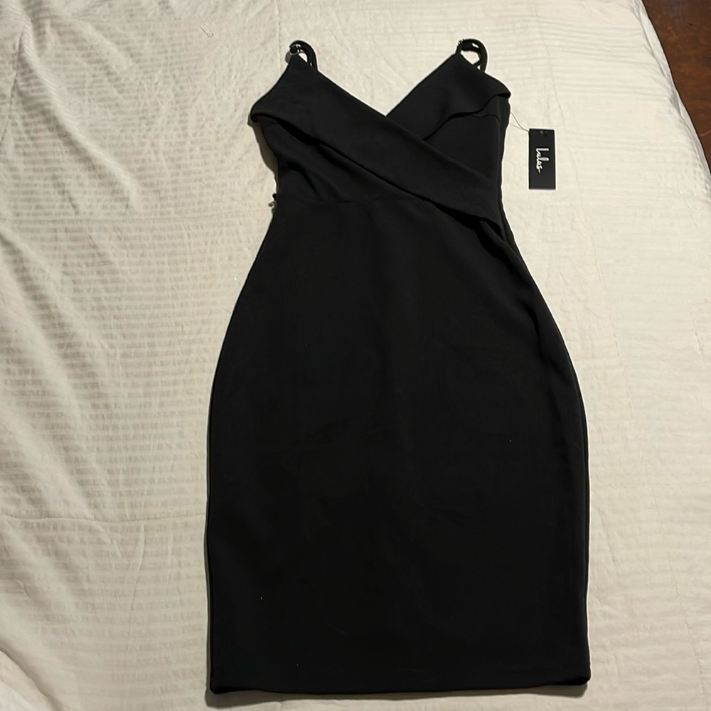 Lulu’s black midi dress